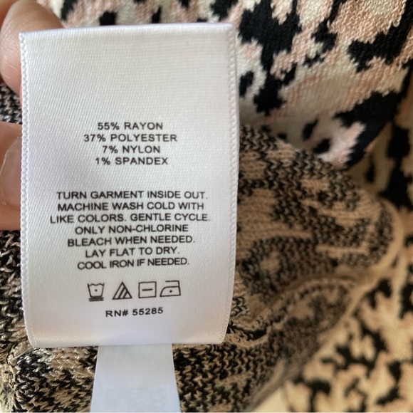 express leopard print fitted sweater - Picture 5 of 6